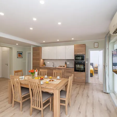 Three Olives Апартаменты *