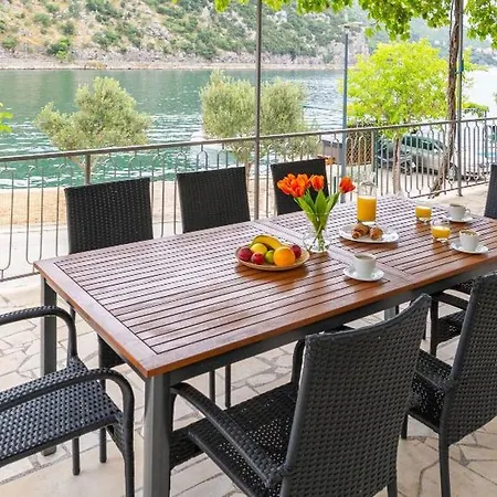 Three Olives Апартаменты