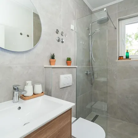 Three Olives * Mokošica