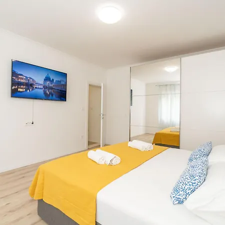 Апартаменты Three Olives