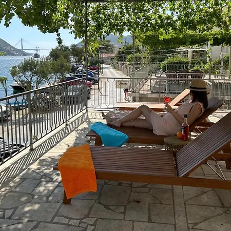 Apartment Three Olives *