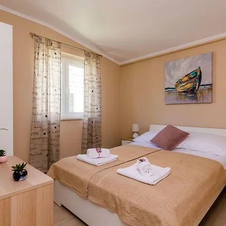 Three Olives * Mokošica