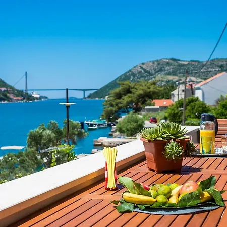 Three Olives * Mokošica